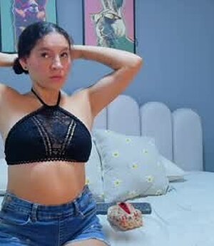 chloe_and_scarlett