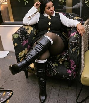 hotncurvybabe