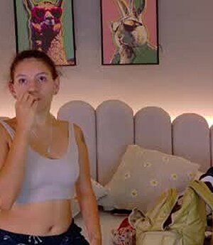 chloe_and_scarlett